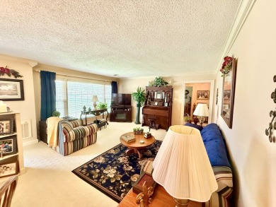 Adorable home in sought after Hunting Creek. This charming 1950s on Hopkinsville Golf and Country Club in Kentucky - for sale on GolfHomes.com, golf home, golf lot