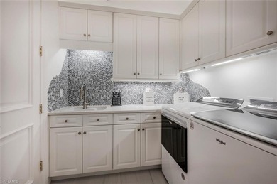 Luxurious Single-Family Estate in Quail West with NEW ROOF just on Quail West Golf and Country Club in Florida - for sale on GolfHomes.com, golf home, golf lot