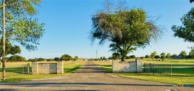 Country Club Living Awaits! Bring back the charm in this on Gatesville Country Club in Texas - for sale on GolfHomes.com, golf home, golf lot