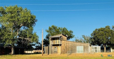 Country Club Living Awaits! Bring back the charm in this on Gatesville Country Club in Texas - for sale on GolfHomes.com, golf home, golf lot