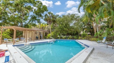 $3,000 Appliance Credit! Centrally located townhouse, with main on The Meadows Golf and Country Club in Florida - for sale on GolfHomes.com, golf home, golf lot