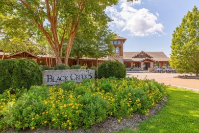 Welcome home to this beautifully appointed 3-bedroom, 2-bathroom on Black Creek Club in Tennessee - for sale on GolfHomes.com, golf home, golf lot