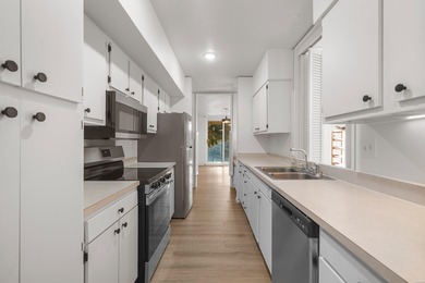 STUNNING ARCHITECTURE - 575 BELVEDERE DR.  BELVEDERE GARDENS on Belvedere Golf Club in Arkansas - for sale on GolfHomes.com, golf home, golf lot