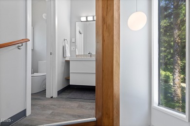 Dreaming of the Oregon Coast? Don't miss this delightful home on Salishan Spa and Golf Resort in Oregon - for sale on GolfHomes.com, golf home, golf lot