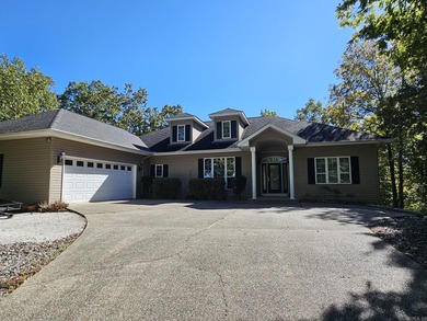 Move-in ready and priced to sell at $395,000, this 2,649 sq. ft on  in Arkansas - for sale on GolfHomes.com, golf home, golf lot