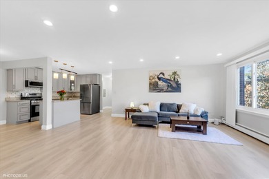 Perfect 2 Bedroom, 2 Bath Condo in Mallard Cove! Prepare to fall on Arlington Lakes Golf Club in Illinois - for sale on GolfHomes.com, golf home, golf lot