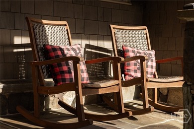 Lakefront retreat - 127 ft waterfront - Max dock with lift - on Reynolds Lake Oconee - The Oconee in Georgia - for sale on GolfHomes.com, golf home, golf lot