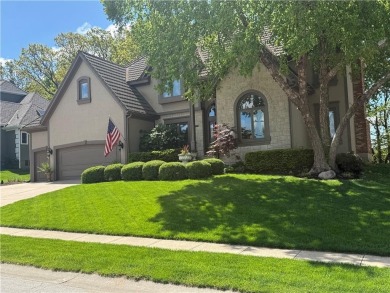 Well-maintained, STUNNING ESTATE in coveted Lakewood Oaks offers on Lakewood Oaks Golf Club, Ltd. in Missouri - for sale on GolfHomes.com, golf home, golf lot