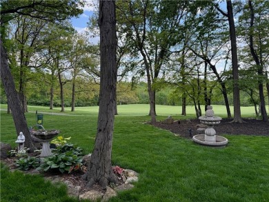 Well-maintained, STUNNING ESTATE in coveted Lakewood Oaks offers on Lakewood Oaks Golf Club, Ltd. in Missouri - for sale on GolfHomes.com, golf home, golf lot