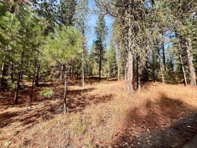 OWNER WILL CARRY! Perfectly wooded .89 acre parcel with a nice on Meadowcreek Golf Resort in Idaho - for sale on GolfHomes.com, golf home, golf lot