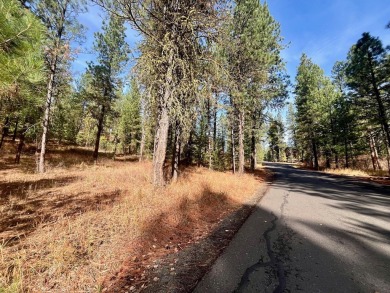 OWNER WILL CARRY! Perfectly wooded .89 acre parcel with a nice on Meadowcreek Golf Resort in Idaho - for sale on GolfHomes.com, golf home, golf lot