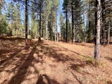 OWNER WILL CARRY! Perfectly wooded .89 acre parcel with a nice on Meadowcreek Golf Resort in Idaho - for sale on GolfHomes.com, golf home, golf lot