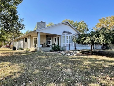 WON'T LAST LONG!  Lakeview and Golf Course view! Neat and tidy on Cherokee Grove Golf Club, Inc in Oklahoma - for sale on GolfHomes.com, golf home, golf lot