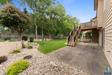 Welcome to this spacious and beautifully maintained 3-bedroom on Prairie Green Golf Course in South Dakota - for sale on GolfHomes.com, golf home, golf lot