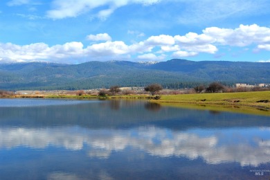 Welcome to this move-in ready home nestled in the exclusive on Meadowcreek Golf Resort in Idaho - for sale on GolfHomes.com, golf home, golf lot