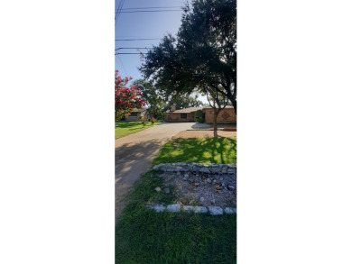Great retirement home in gated golf course community. on De Cordova Bend Country Club in Texas - for sale on GolfHomes.com, golf home, golf lot