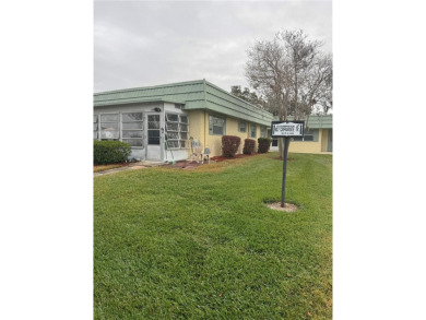 Priced to Sell! Discover the perfect blend of comfort and on Kings Point Executive Golf Course in Florida - for sale on GolfHomes.com, golf home, golf lot