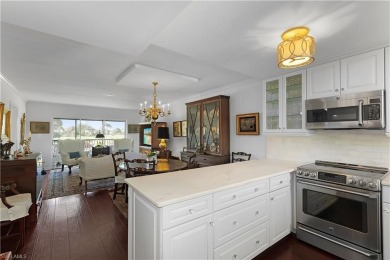 Upscale country club living at a reasonable price. This on High Point Country Club in Florida - for sale on GolfHomes.com, golf home, golf lot