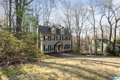 Well-maintained 3BR, 2.5BA home in the heart of Riverchase on Riverchase Country Club in Alabama - for sale on GolfHomes.com, golf home, golf lot