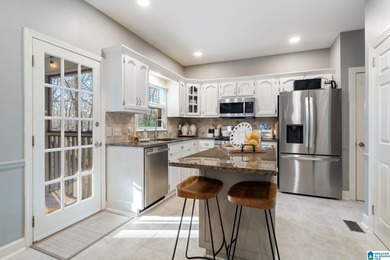 Well-maintained 3BR, 2.5BA home in the heart of Riverchase on Riverchase Country Club in Alabama - for sale on GolfHomes.com, golf home, golf lot