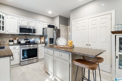 Well-maintained 3BR, 2.5BA home in the heart of Riverchase on Riverchase Country Club in Alabama - for sale on GolfHomes.com, golf home, golf lot