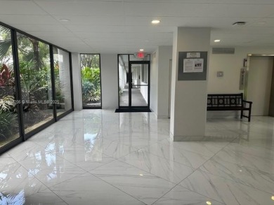 Remodeled and spectacular unit, 2 bedrooms and 2 bathrooms condo on Bonaventure Country Club in Florida - for sale on GolfHomes.com, golf home, golf lot