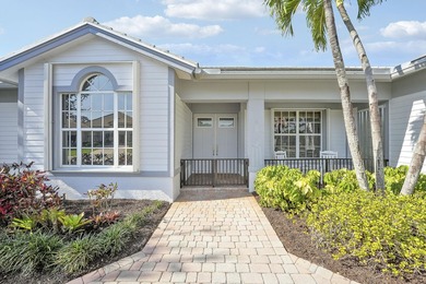 Your chance to live close to it all... a fine golf course and on Hobe Sound Golf Club in Florida - for sale on GolfHomes.com, golf home, golf lot