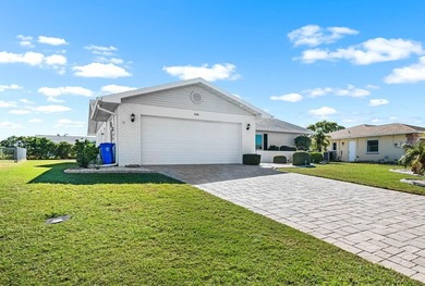 MOVE-IN READY 2-bed, 2-bath home now available in the golf cart on North Lakes Golf Course in Florida - for sale on GolfHomes.com, golf home, golf lot