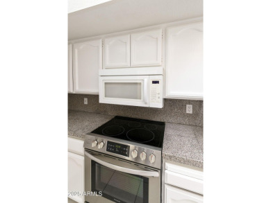 Charming 3BR, 2BA villa on the golf course in the popular active on Cottonwood Country Club in Arizona - for sale on GolfHomes.com, golf home, golf lot