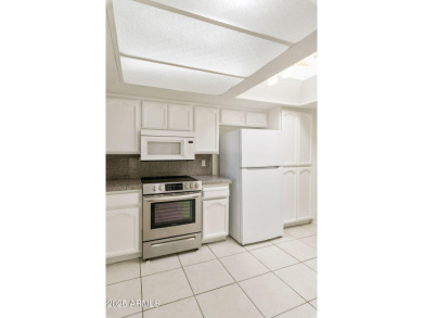 Charming 3BR, 2BA villa on the golf course in the popular active on Cottonwood Country Club in Arizona - for sale on GolfHomes.com, golf home, golf lot