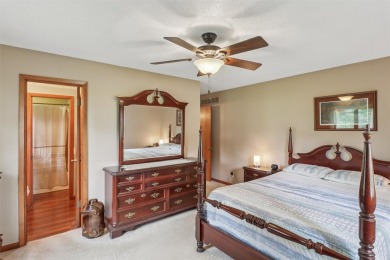 YOU HAVE TO SEE THIS HOME...A BEAUTIFULLY KEPT RANCH SITTING ON on Osceola Country Club in Iowa - for sale on GolfHomes.com, golf home, golf lot