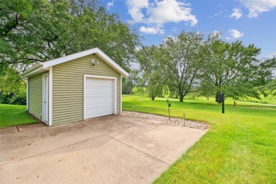 YOU HAVE TO SEE THIS HOME...A BEAUTIFULLY KEPT RANCH SITTING ON on Osceola Country Club in Iowa - for sale on GolfHomes.com, golf home, golf lot