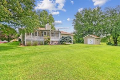 YOU HAVE TO SEE THIS HOME...A BEAUTIFULLY KEPT RANCH SITTING ON on Osceola Country Club in Iowa - for sale on GolfHomes.com, golf home, golf lot
