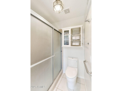 Charming 3BR, 2BA villa on the golf course in the popular active on Cottonwood Country Club in Arizona - for sale on GolfHomes.com, golf home, golf lot