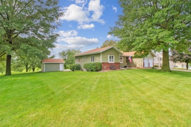YOU HAVE TO SEE THIS HOME...A BEAUTIFULLY KEPT RANCH SITTING ON on Osceola Country Club in Iowa - for sale on GolfHomes.com, golf home, golf lot
