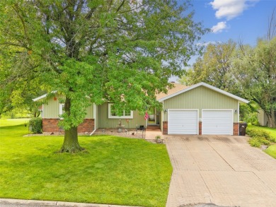 YOU HAVE TO SEE THIS HOME...A BEAUTIFULLY KEPT RANCH SITTING ON on Osceola Country Club in Iowa - for sale on GolfHomes.com, golf home, golf lot