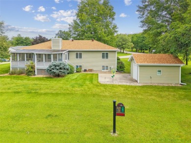 YOU HAVE TO SEE THIS HOME...A BEAUTIFULLY KEPT RANCH SITTING ON on Osceola Country Club in Iowa - for sale on GolfHomes.com, golf home, golf lot