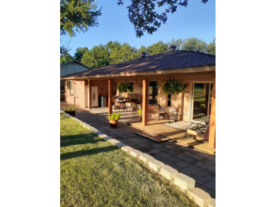 Great retirement home in gated golf course community. on De Cordova Bend Country Club in Texas - for sale on GolfHomes.com, golf home, golf lot