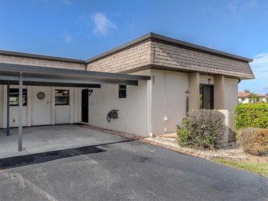 This charming and comfortable villa has it all! With its warm on Jacaranda West Country Club in Florida - for sale on GolfHomes.com, golf home, golf lot