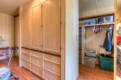 Welcome to Kelly Ridge! This spacious 1980 MH has a 433A on Lake Oroville Golf and Event Center in California - for sale on GolfHomes.com, golf home, golf lot