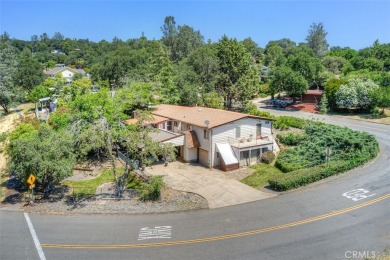 NEW PRICE! Welcome to Kelly Ridge! This spacious 1980 MH has a on Lake Oroville Golf and Event Center in California - for sale on GolfHomes.com, golf home, golf lot
