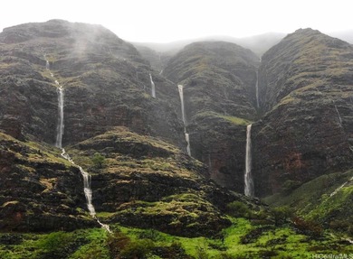 This is a true Penthouse located on the 20th floor with no units on Makaha Valley Country Club in Hawaii - for sale on GolfHomes.com, golf home, golf lot