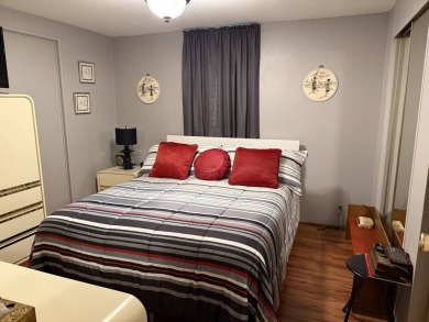 THIS LOVELY, MANUFACTURED HOME ON LEASED LAND.  PRICED TO SELL on Pine Lakes Country Club in Florida - for sale on GolfHomes.com, golf home, golf lot
