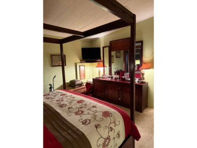 THIS LOVELY, MANUFACTURED HOME ON LEASED LAND.  PRICED TO SELL on Pine Lakes Country Club in Florida - for sale on GolfHomes.com, golf home, golf lot