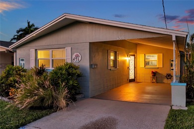 UNOBSTRUCTED GULF ACCESS. PRIVATE BEACH. CUTE AS A BUTTON on Gulf Harbors Golf Course in Florida - for sale on GolfHomes.com, golf home, golf lot