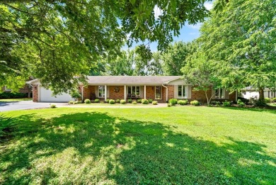 BEAUTIFULLY WELL MAINTAINED ALL BRICK HOME IN LOVELY HUNTING on Hopkinsville Golf and Country Club in Kentucky - for sale on GolfHomes.com, golf home, golf lot