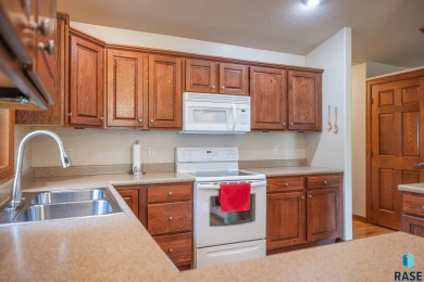 Immaculate one owner ranch home with 5-bedroom, 3 bath, 3 stall on Central Valley Golf Club in South Dakota - for sale on GolfHomes.com, golf home, golf lot
