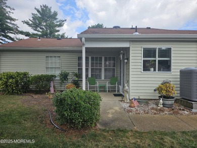 Welcome to this well kept 2 bedroom, 2 bath Stratford model home on Leisure Village West Assoc. in New Jersey - for sale on GolfHomes.com, golf home, golf lot