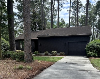 Welcome to Houndslake Villas! This home is ready to move in and on Houndslake Country Club in South Carolina - for sale on GolfHomes.com, golf home, golf lot
