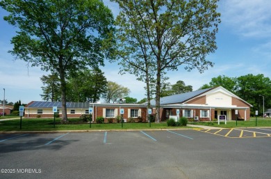 Charming and well-maintained 2-bedroom, 1-bath home in the on Greenbriar Woodlands in New Jersey - for sale on GolfHomes.com, golf home, golf lot